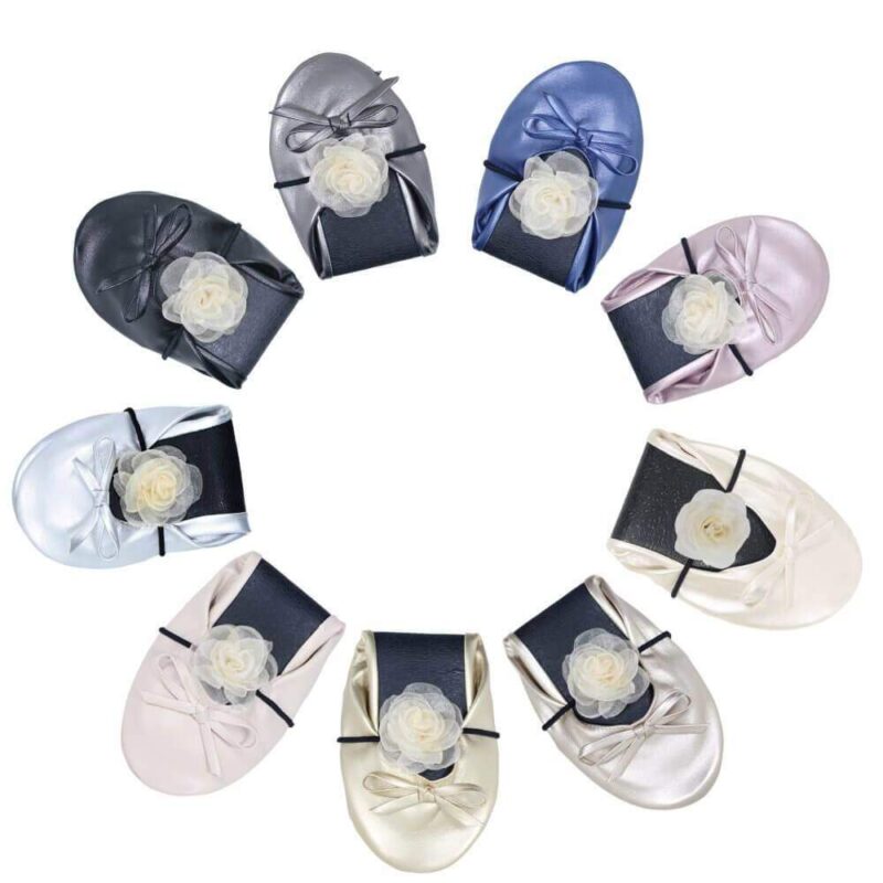 Foldable Flats with Organza Camellia Wrist Corsage Foldable Flats with Organza Camellia Wrist Corsages